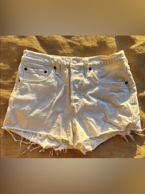 Levi’s White button fly shorts 502 Size  27 Denim